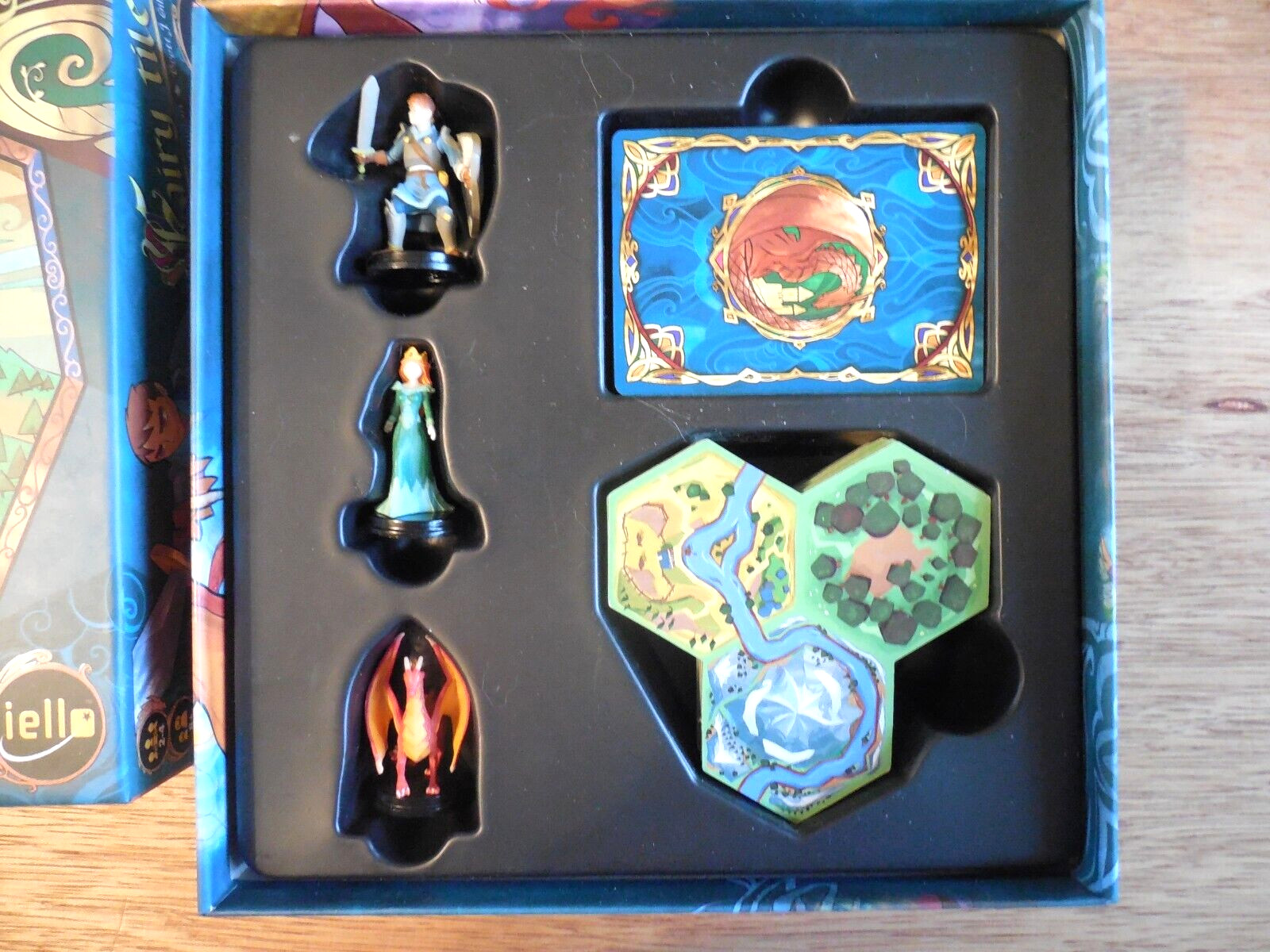 MINT! 2018 iello “Fairy Tile” Dragon Fantasy Tile Game w Figurines for Ages 8+