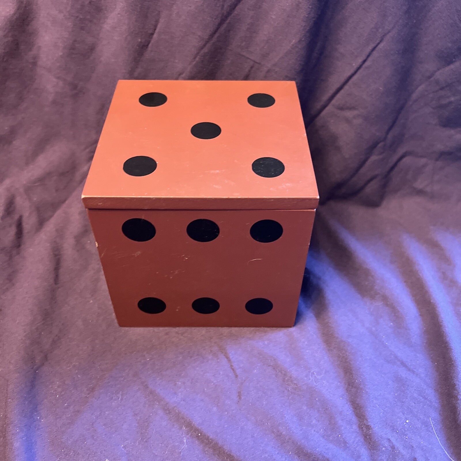 Front Porch Classics – LIAR’S DICE – A Classic Bluffing Game