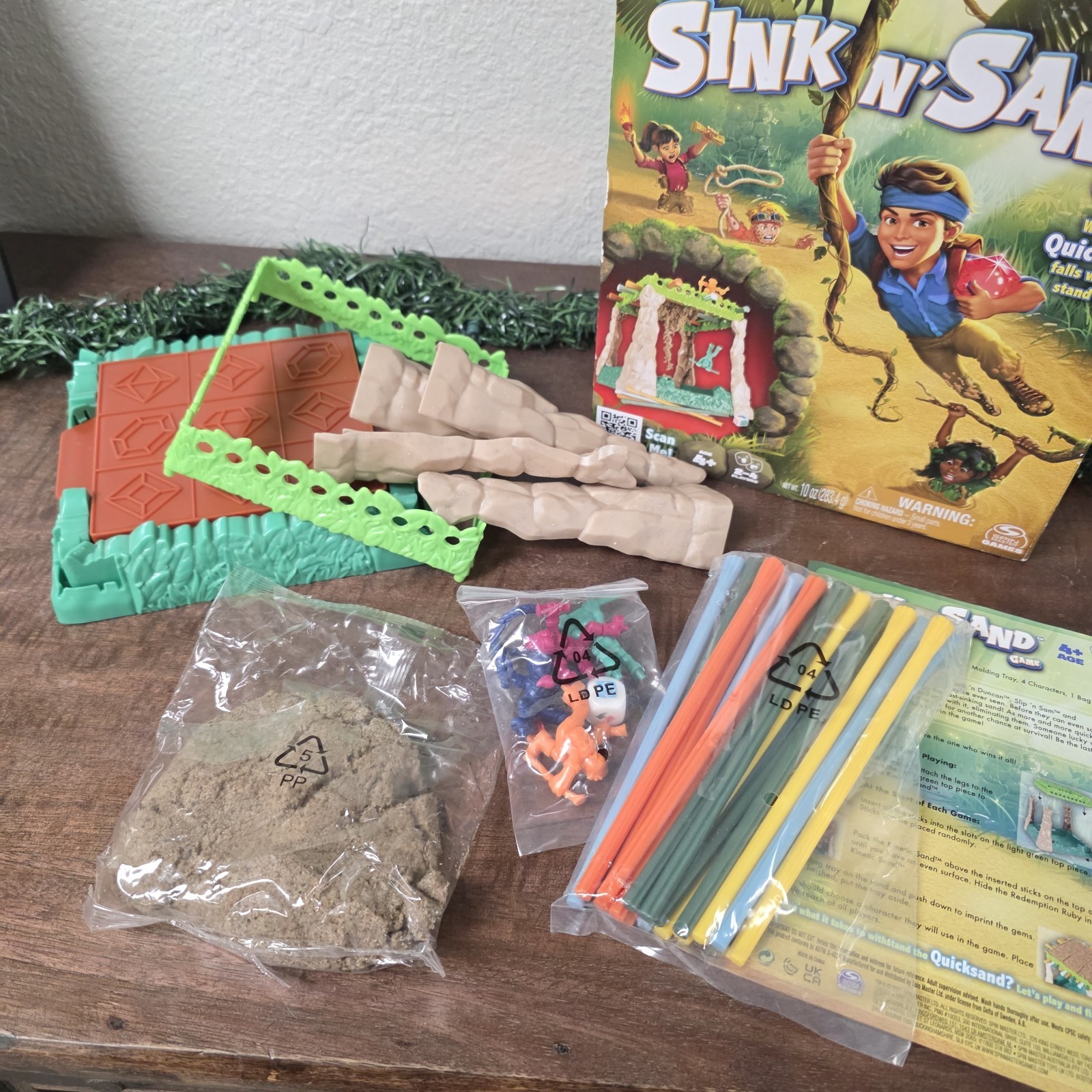 Sink N’ Sand Game with Kinetic Sand for kids or adults. Brand New in Box