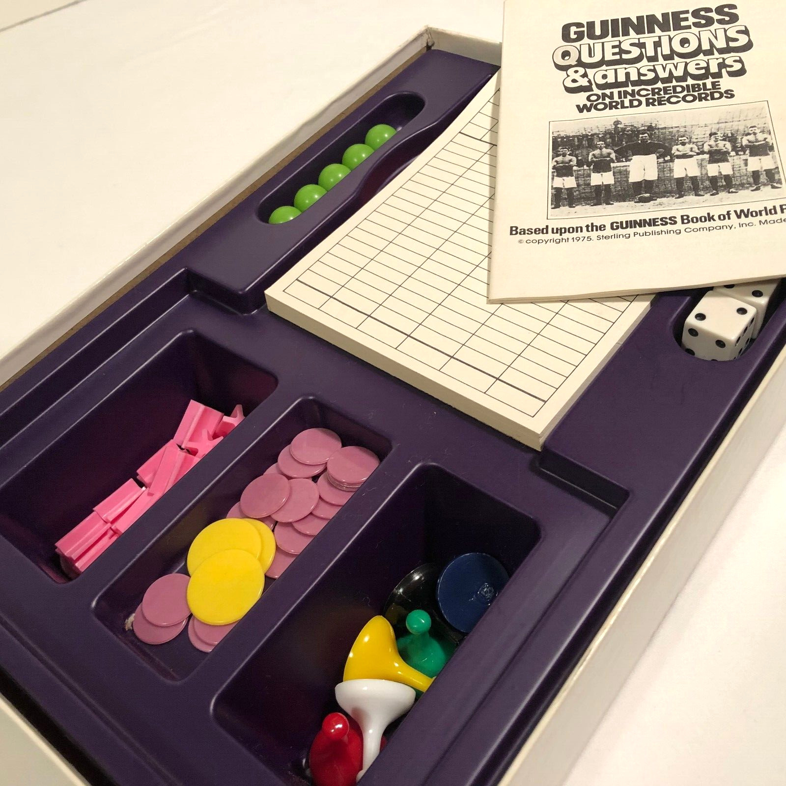 Guinness Game of World Records 1975 VTG Parker Brothers #75 Sterling Publishing