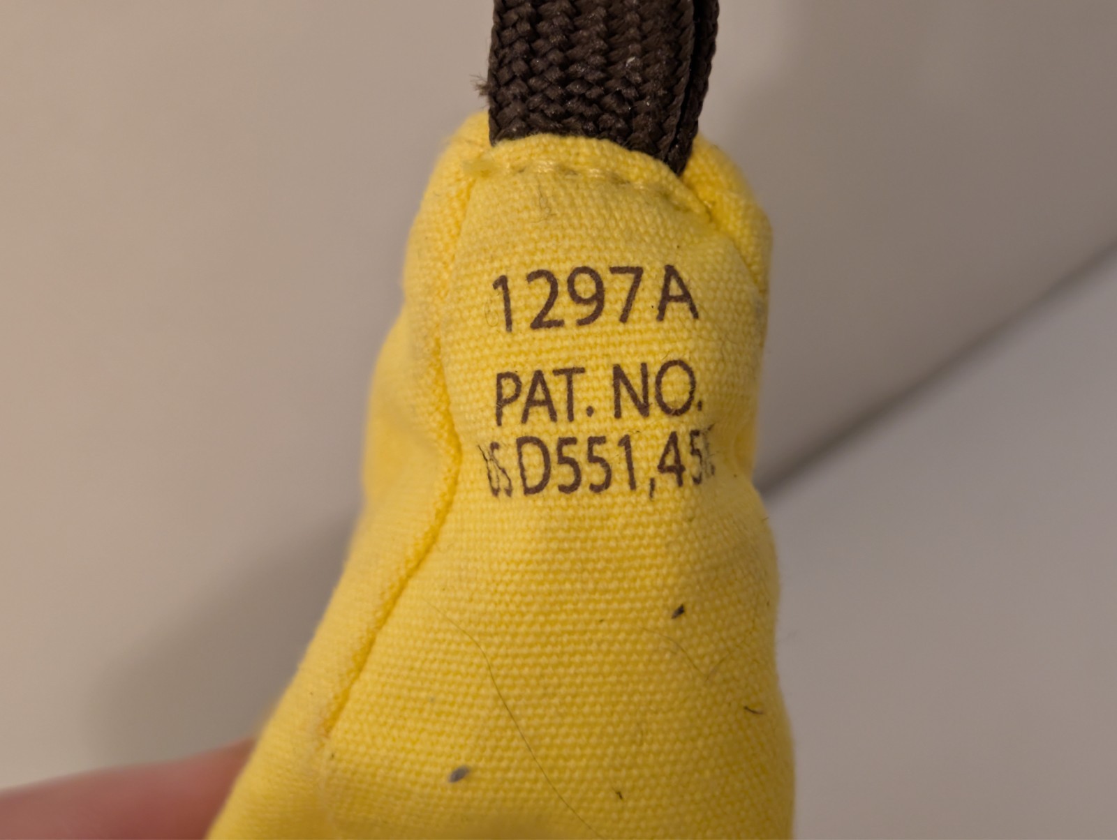 Bananagrams Word Game, Carrying bag, instructions, 143 Tiles VTG VG+ Yellow +