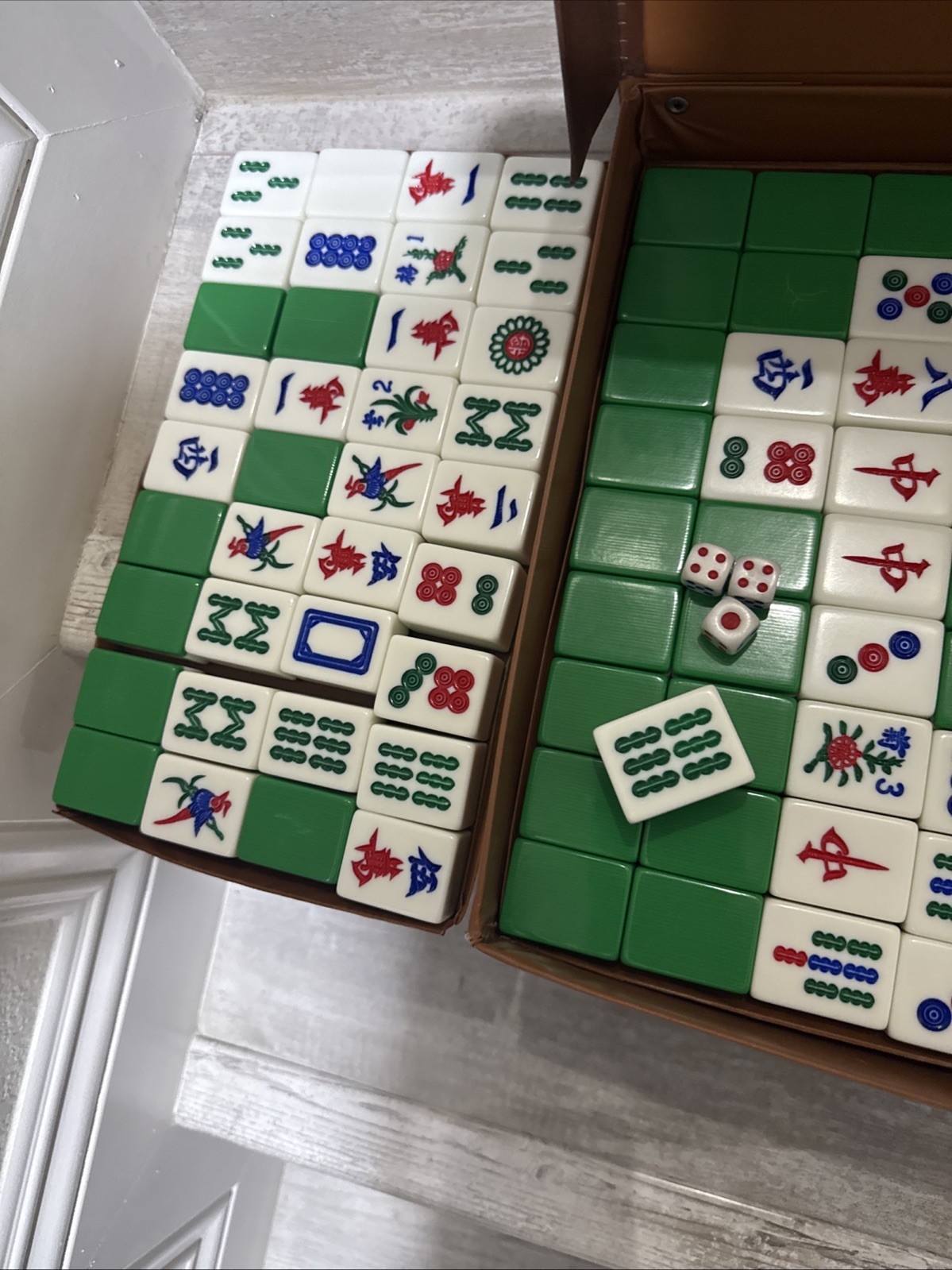 Vintage Mahjong Set 146 Melamine Tiles with Case Dice and Chips Traditional Game