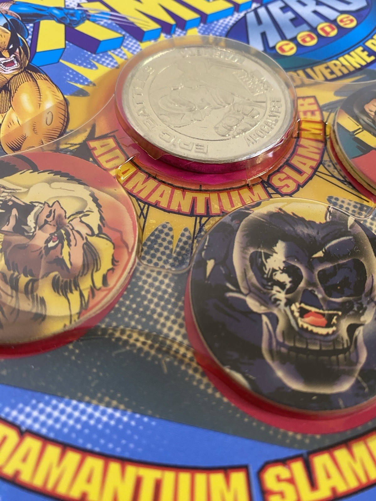 Vintage 1995 Toy Biz Marvel X-Men Hero Caps Wolverine Pack pogs