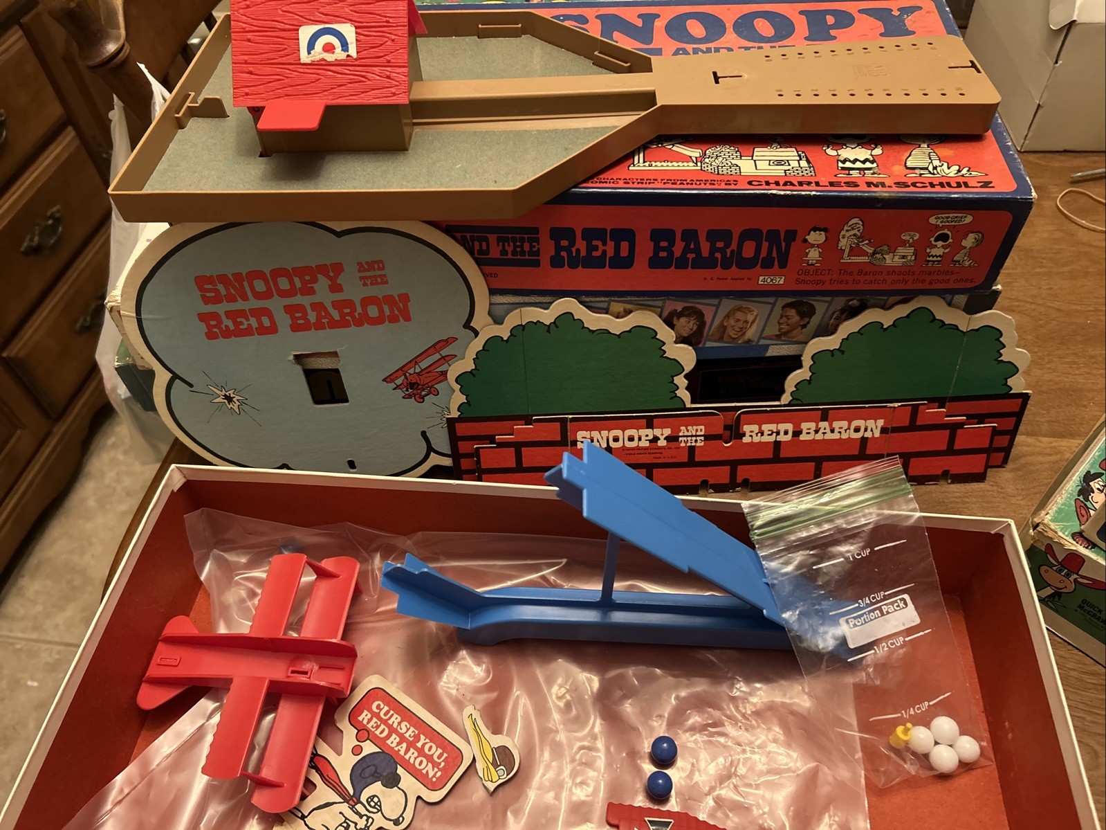 1970 Milton Bradley Snoopy and the Red Baron Skill and Action Game Peanuts 7& Up