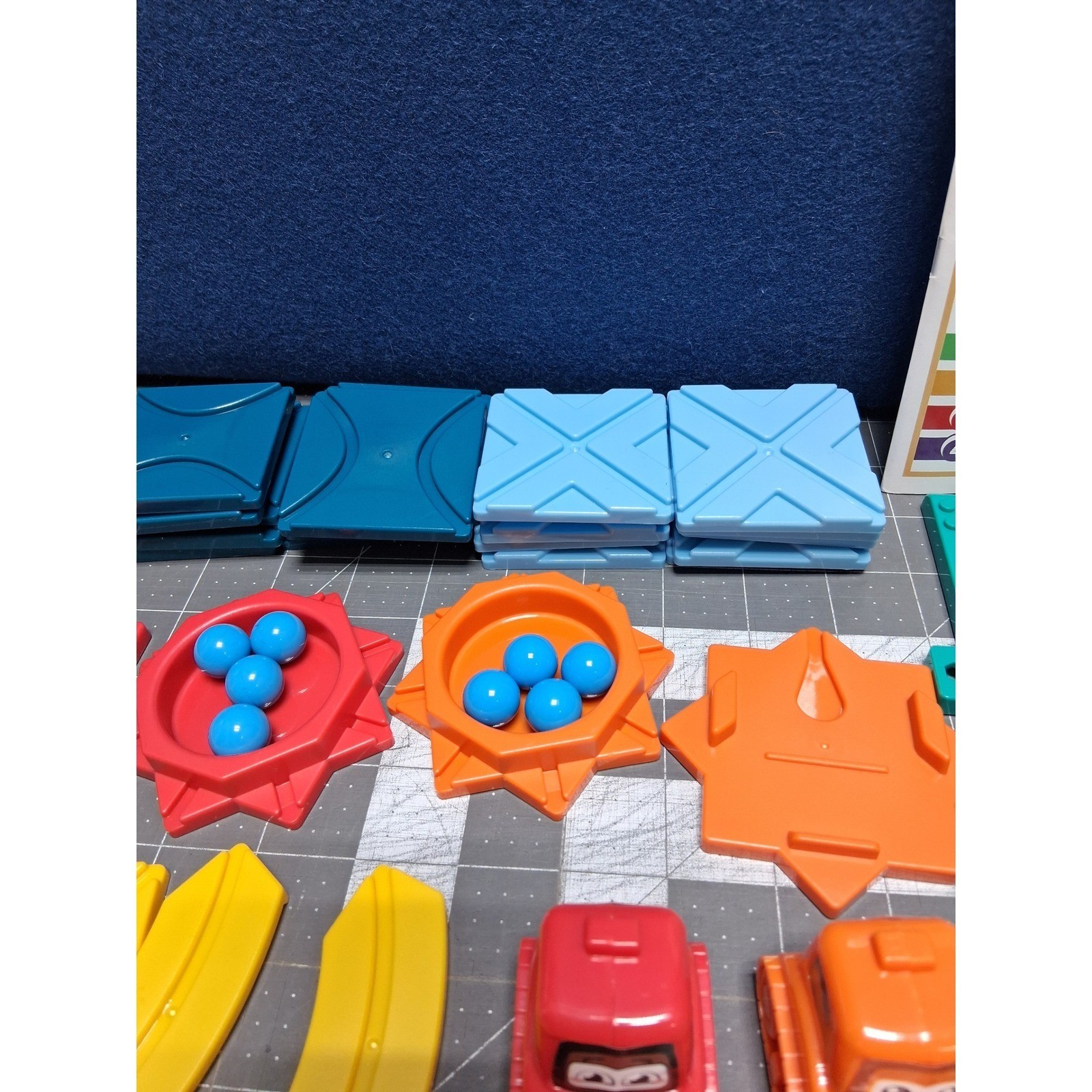Burgkidz Logical Road Builder Board Game Multicolor STEM Puz 200 Challenges Flaw