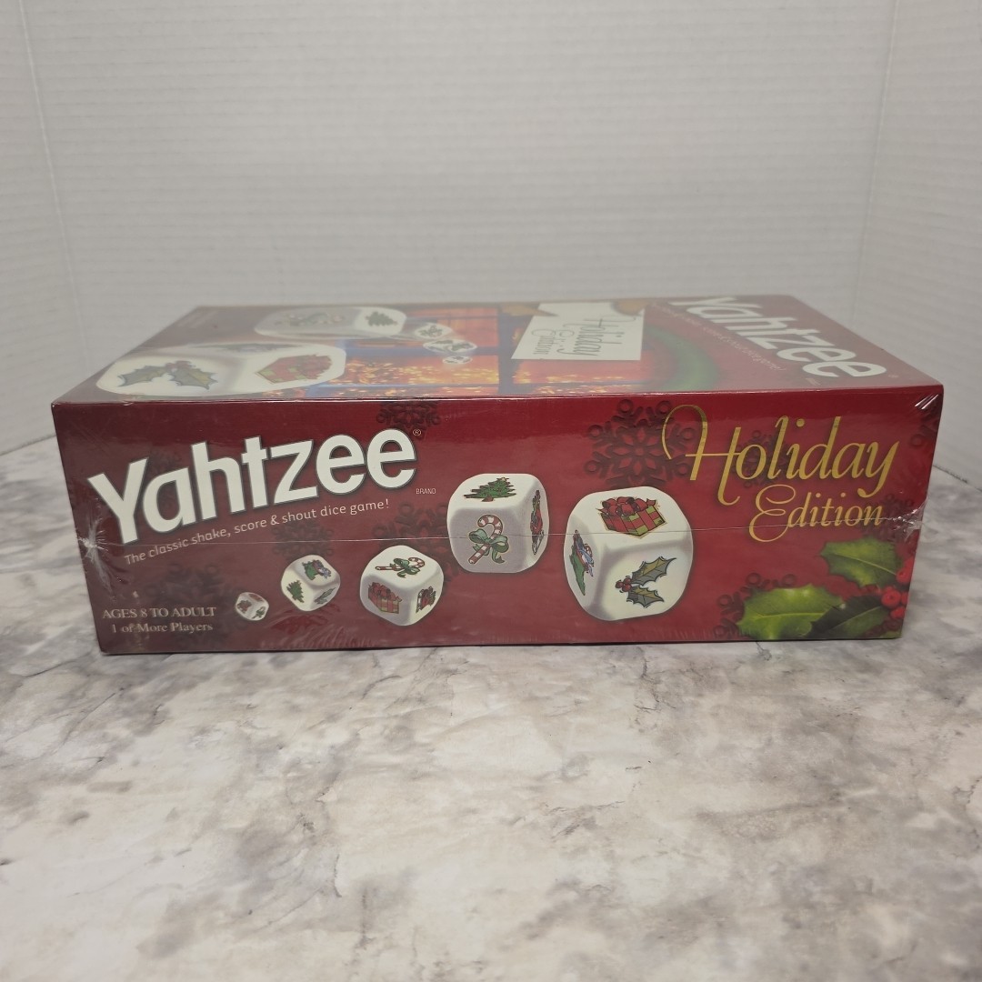 Yahtzee Holiday Edition Christmas Family Dice Game Hasbro USAopoly New Sealed