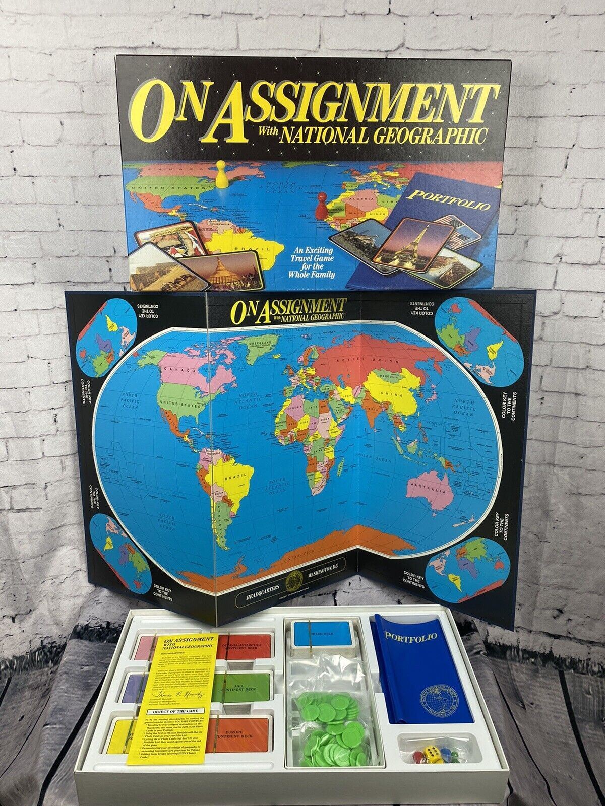 Vintage National Geographic Board Game Open Box Unused On Assignment (H8)
