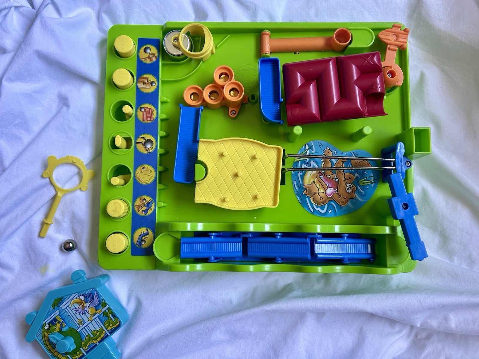 Tomy Screwball Scramble Classic Retro Game Ball Maze 1 Ball Box Damage