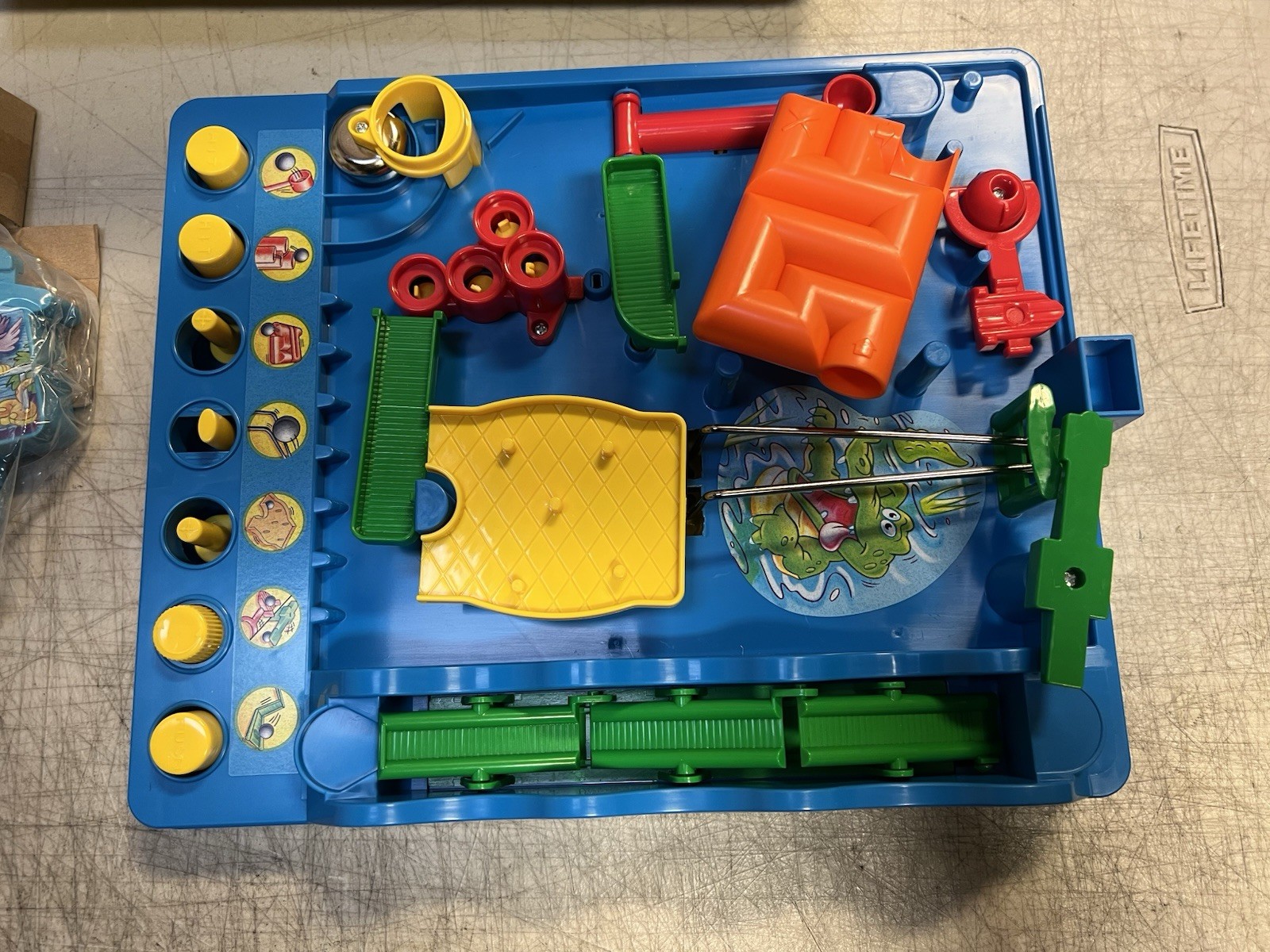 Tomy Tricky Bille Classic Retro Action Board Game Ball Maze (Incomplete)