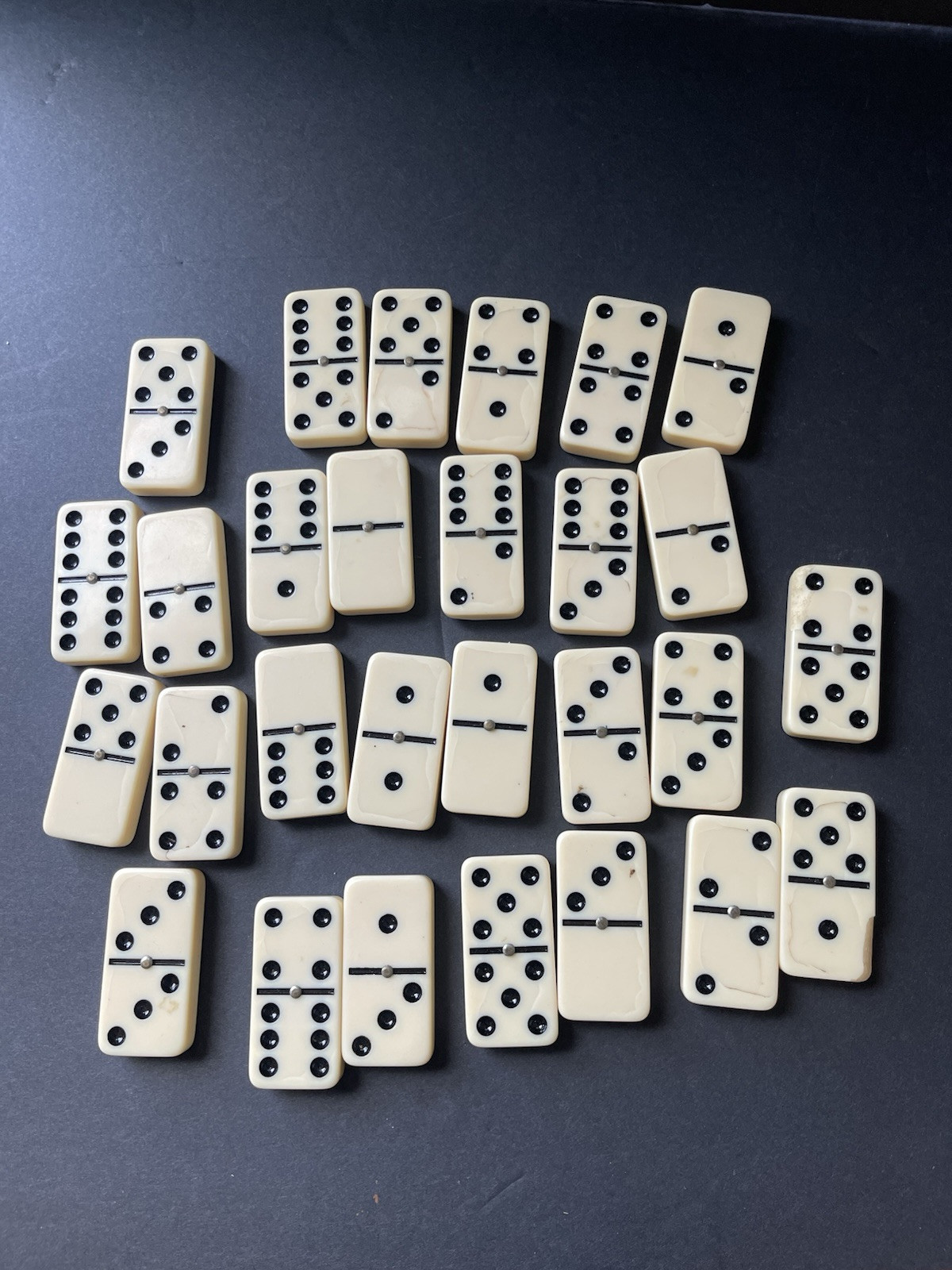Vintage Double Six Standard Dominoes Set Of 28 Vinyl Case Game
