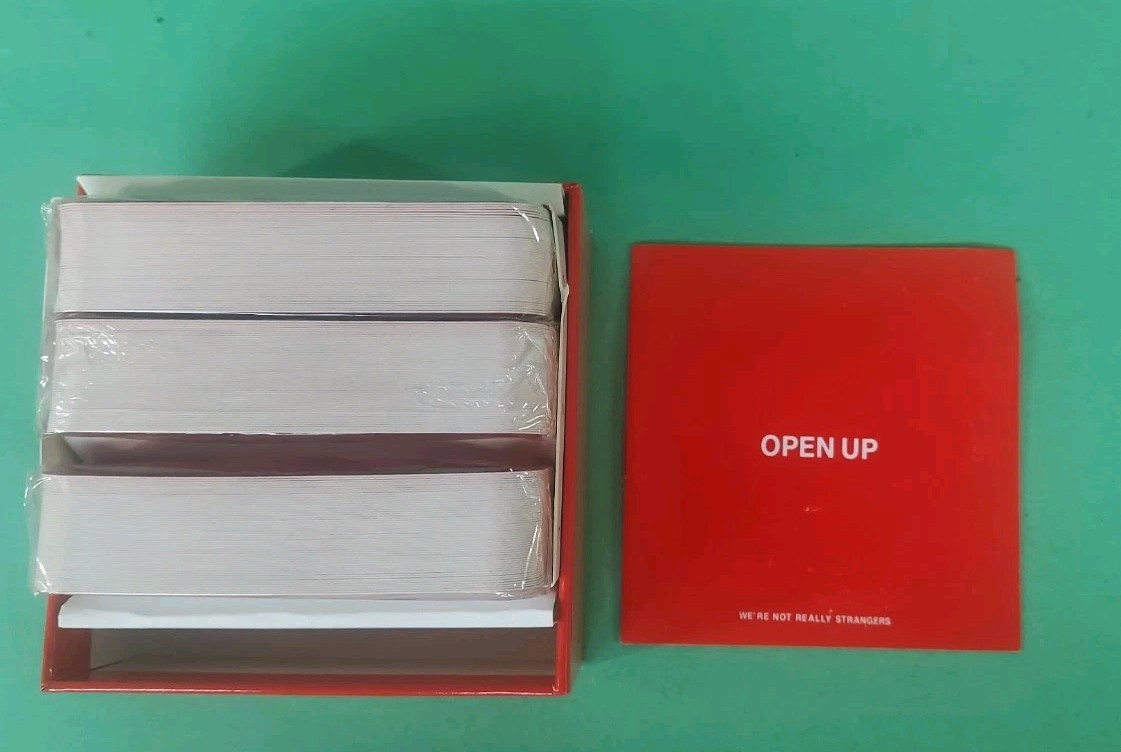 We’re Not Really Strangers Game Couples Edition – New Sealed Cards Damaged Box