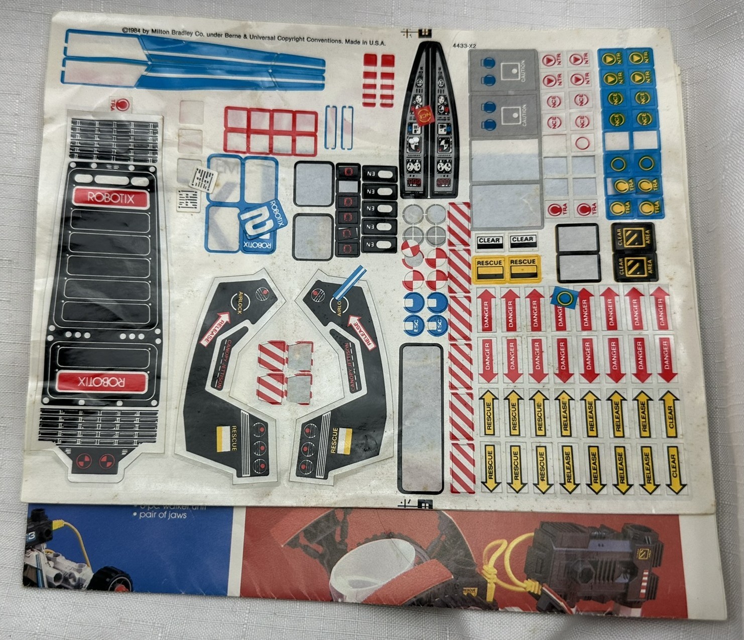 1985 Robotix R-1000 by Milton Bradley Complete Barely Used FREE SHIPPING