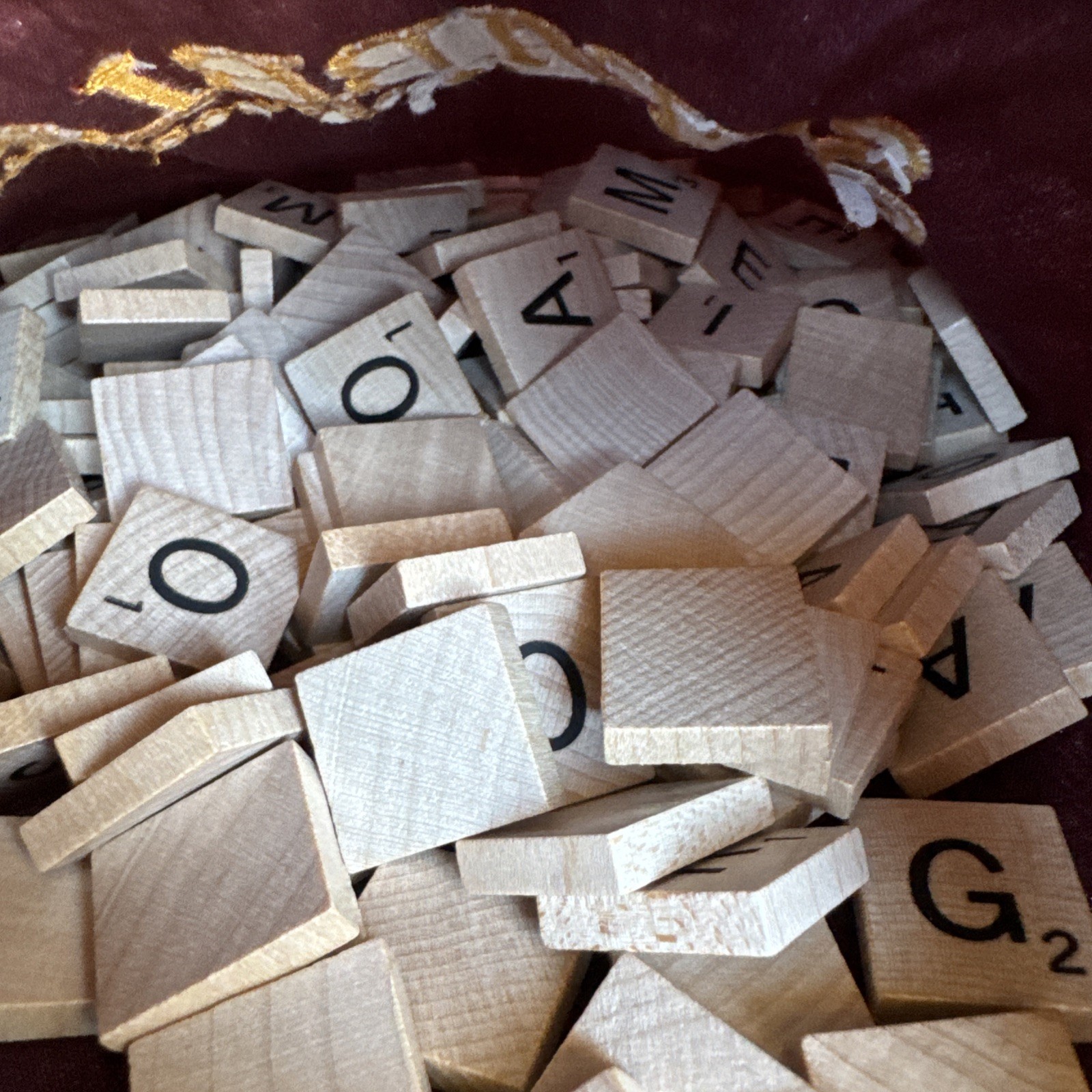 Super Scrabble Deluxe Edition Rotating 200 Tile Folding Rotating Board Complete