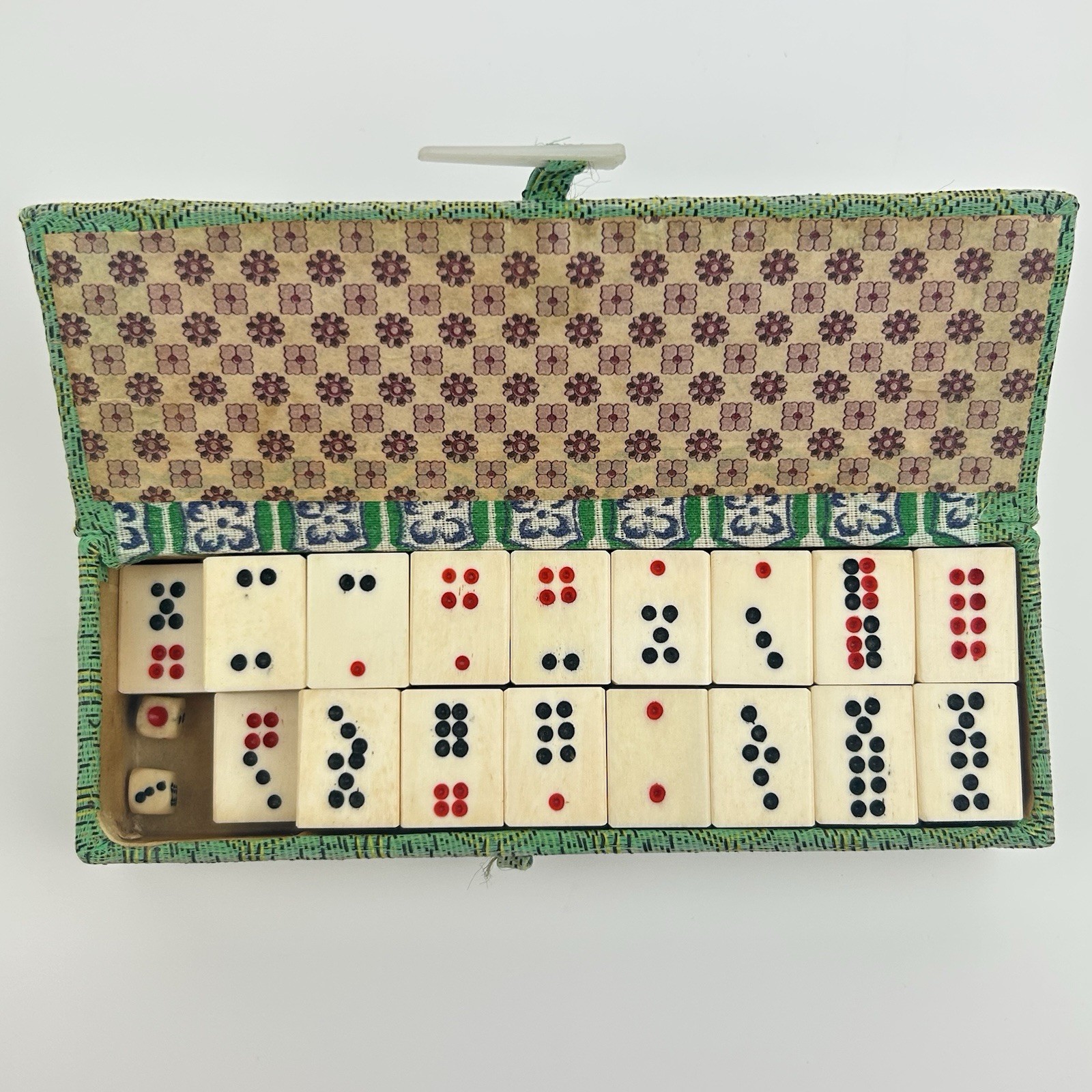 Antique Bone & Bamboo Pai Gow – RARE 32 Chinese Dominoes & Dice Decorative Box
