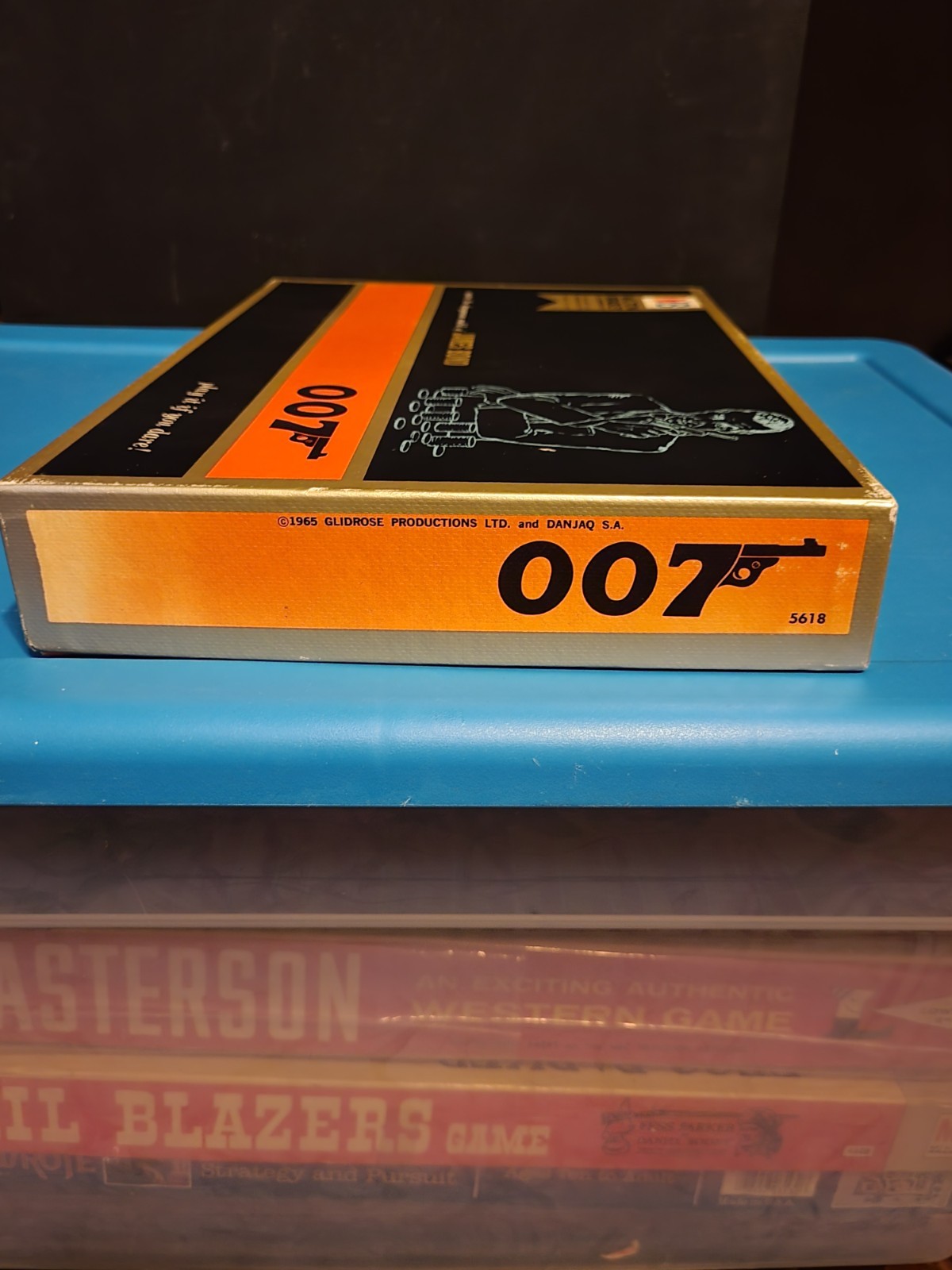 ORIGINAL JAMES BOND 007 BOARD GAME MILTON BRADLEY 1965 COMPLETE!