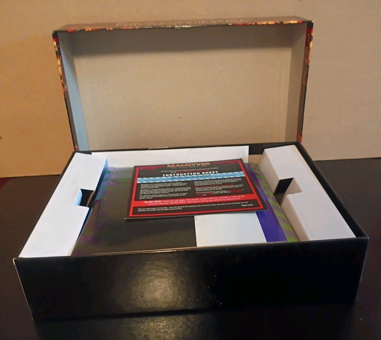 MacGyver: The Escape Room Game Complete 2018 Pressman 1 to 4 Players Ages 12 +