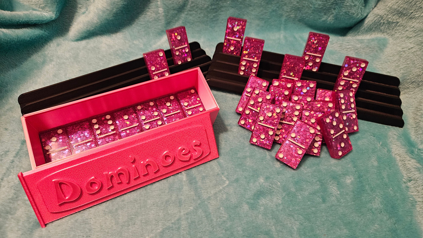 3/8″ Hot Pink Dominoes + 2 Black Domino Holders