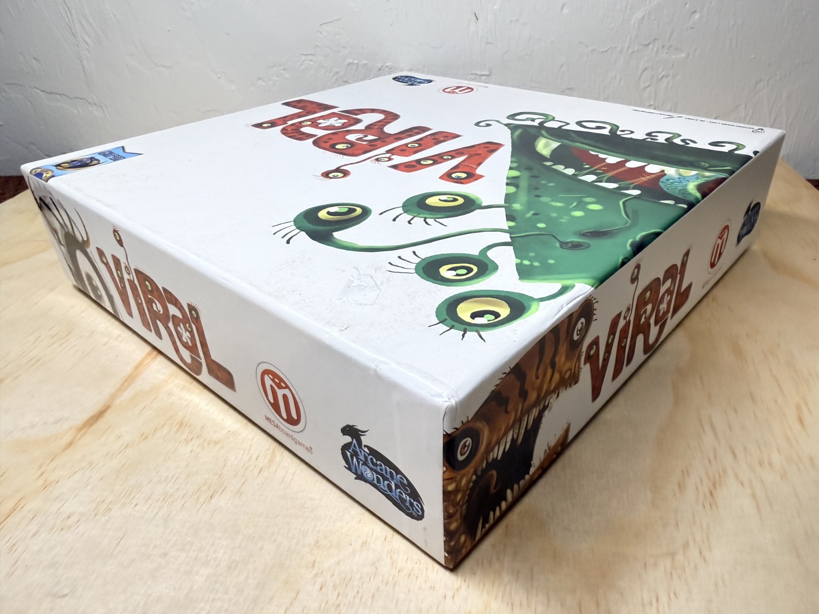Viral by Arcane Wonders Area Control Strategy Board Game Complete 2-5 players 8+