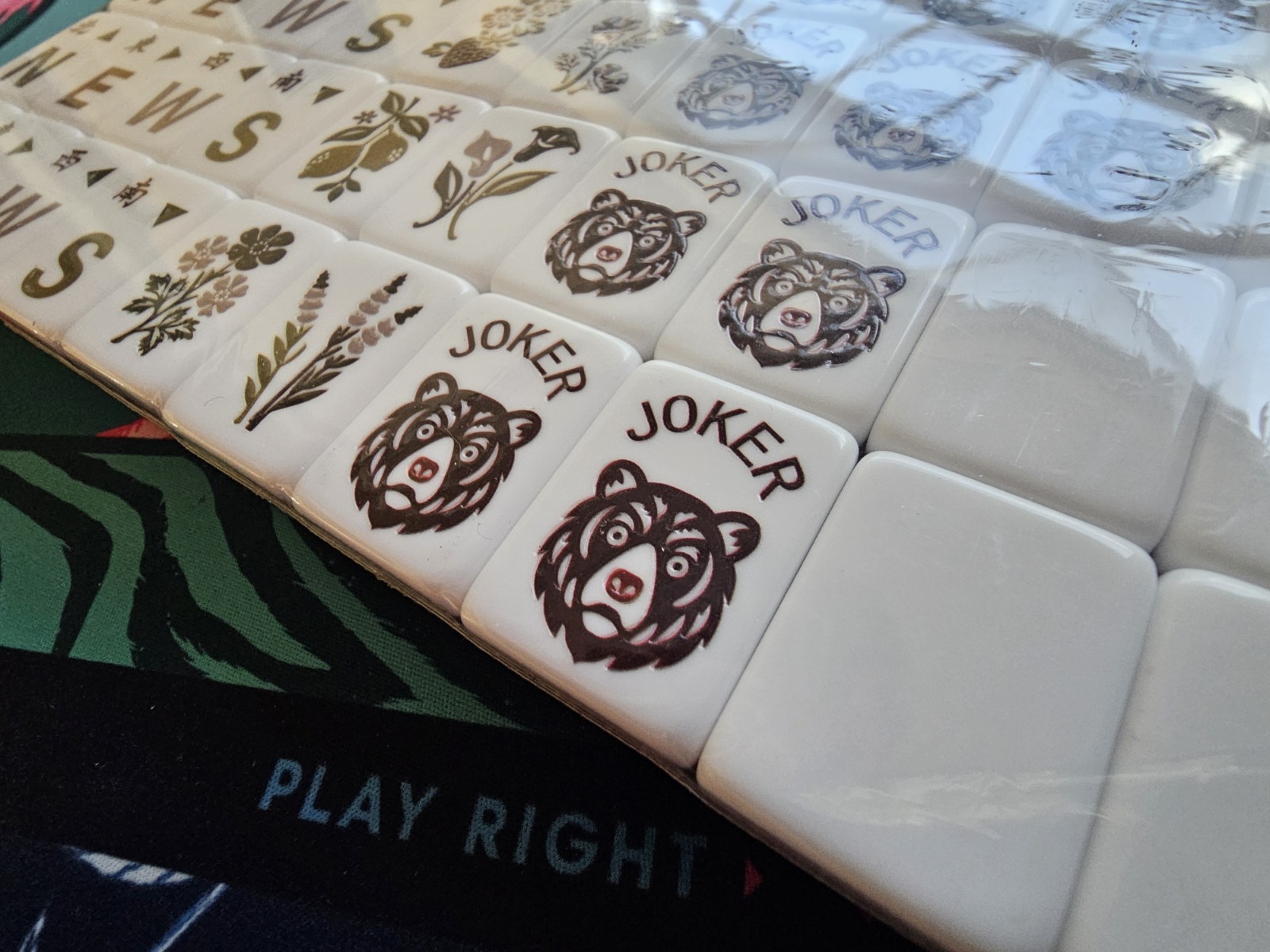 Lyla Inspired Navy Backed 4 Layer Engraved American Mahjong Set, 160 Tiles