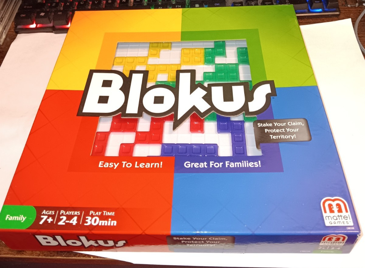 Blokus Strategy Game Red Blue Green Yellow Fun for Family and Friends sealed