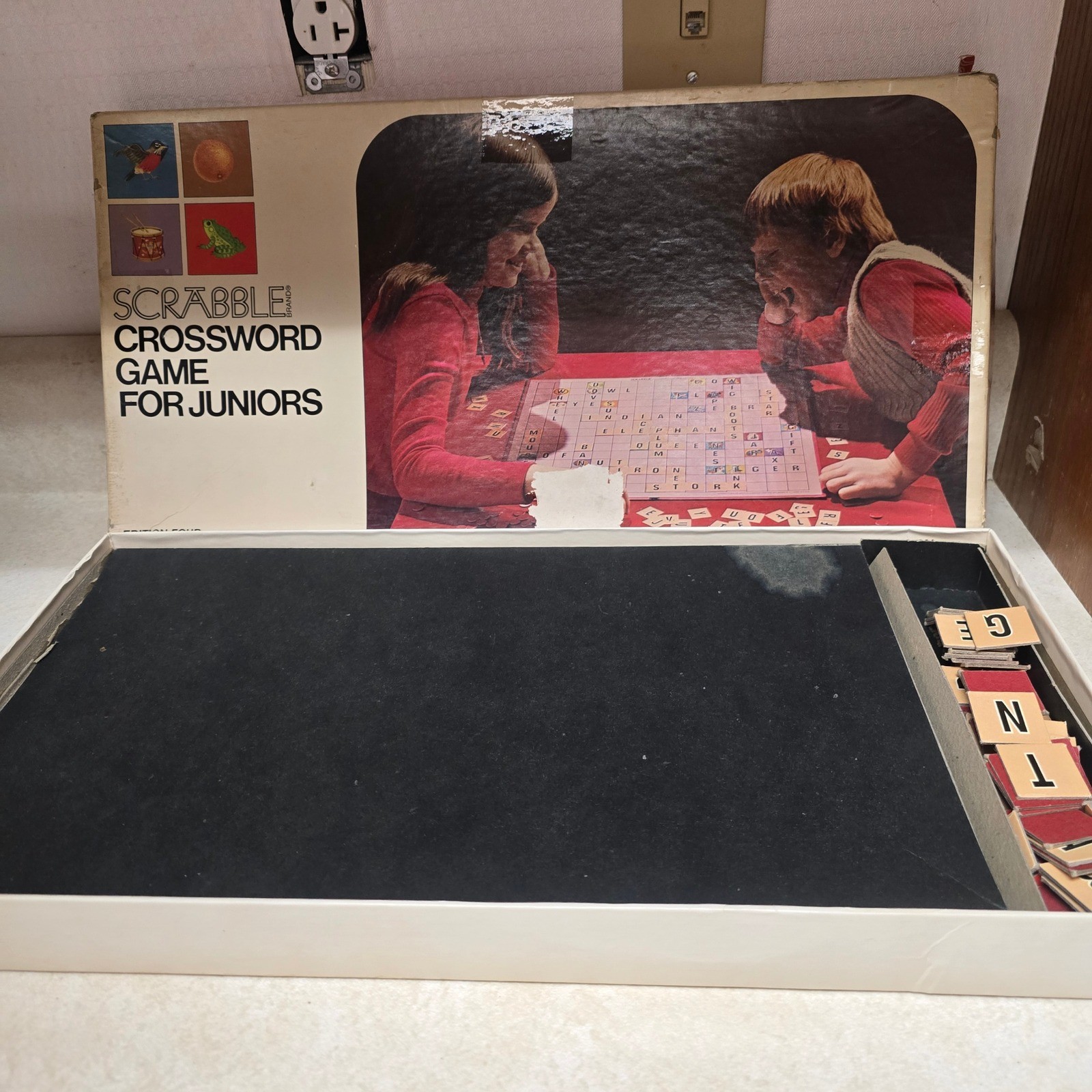Vtg 1974 Scrabble Crossword Game for Juniors Selchow & Righter No 18 Edition 4