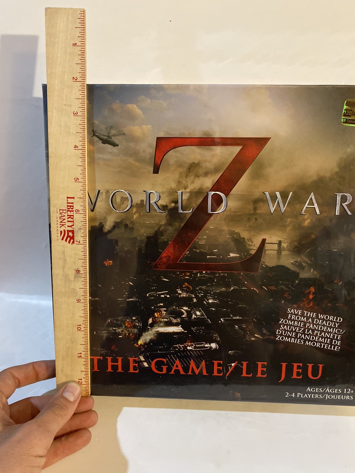 2013 New World War Z: The Board Game Movie University Games Zombie Apocalypse