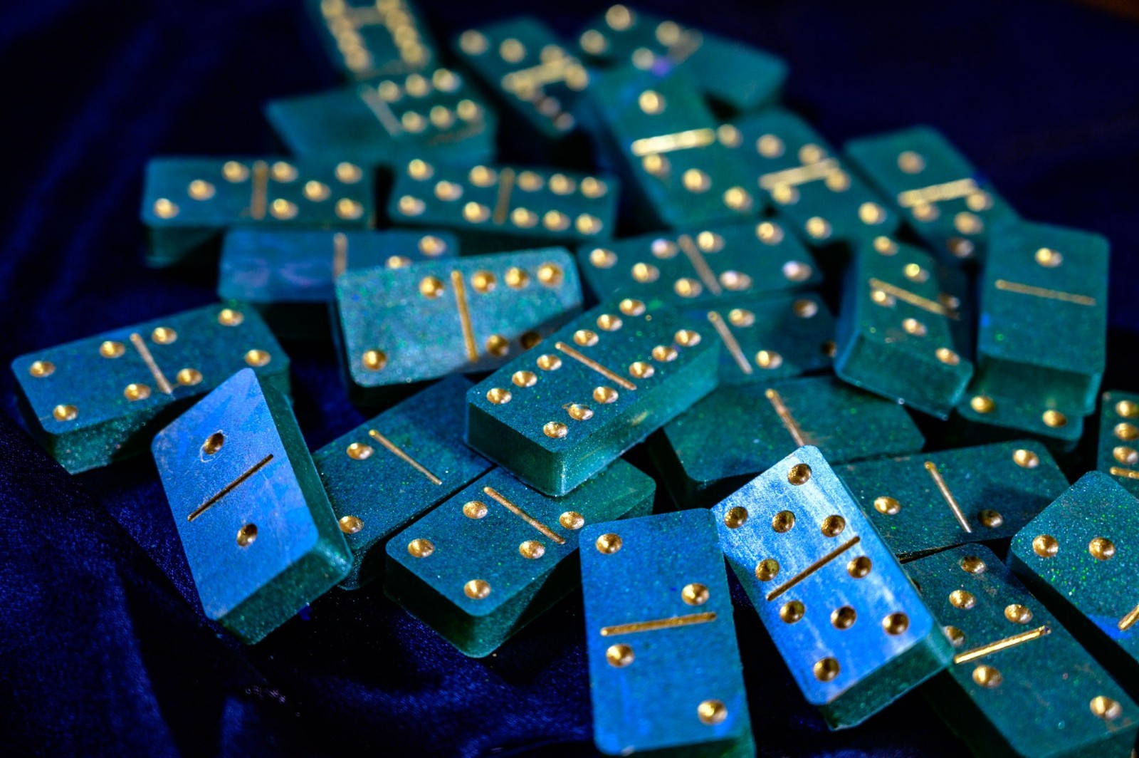 Handmade Resin Teal Holographic Glitter Dominoes Gold Pips Double Six Set