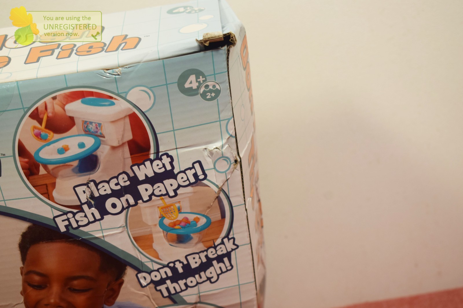PlayMonster Dont Flush the Fish Board Game (Pack Wear)