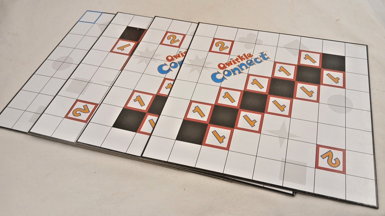 Qwirkle Expansion Boards Game SEALED MindWare 2013 Strategy Select and Connect