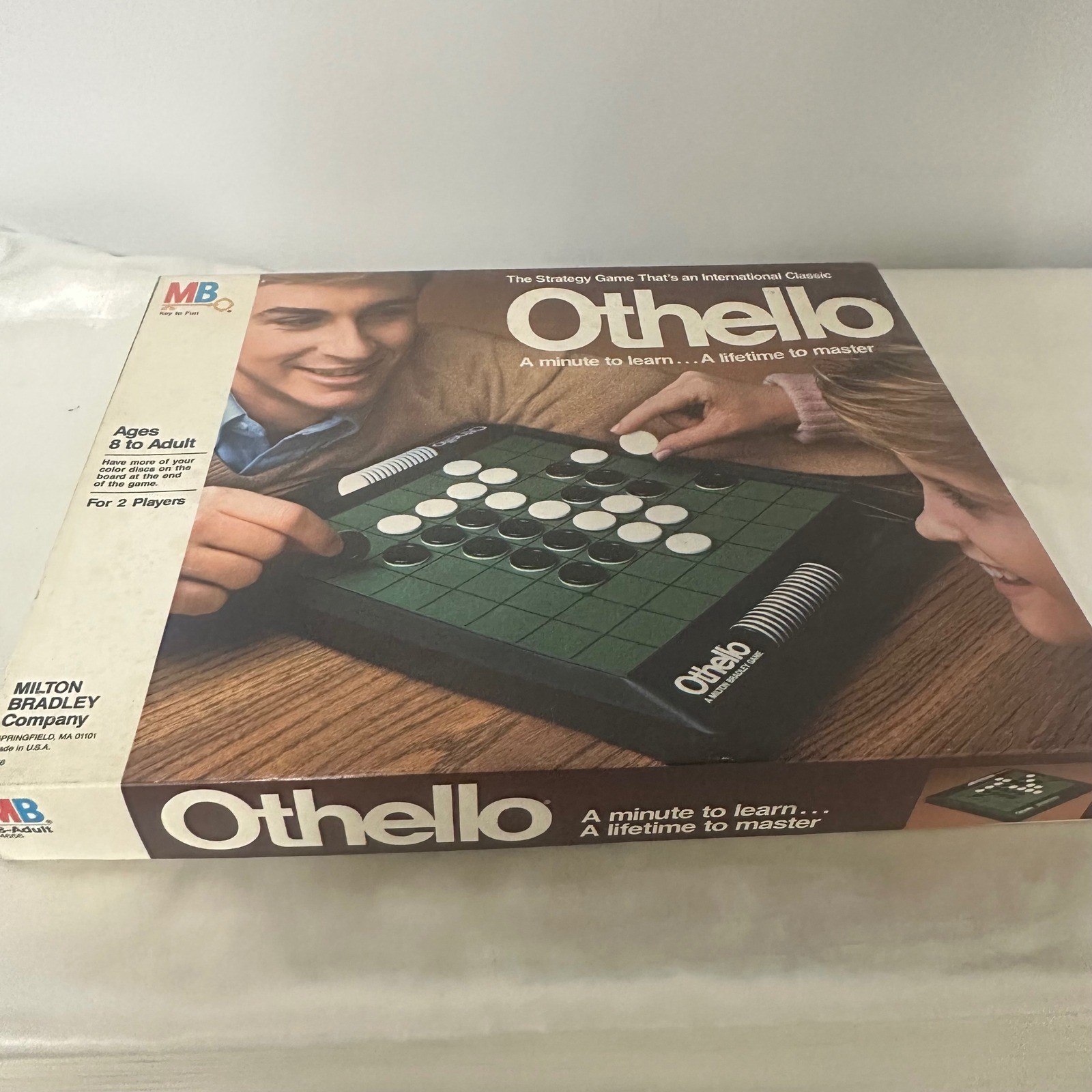 Milton Bradley Othello Strategy Game Green Excellent 1986Vintage Chips Sealed