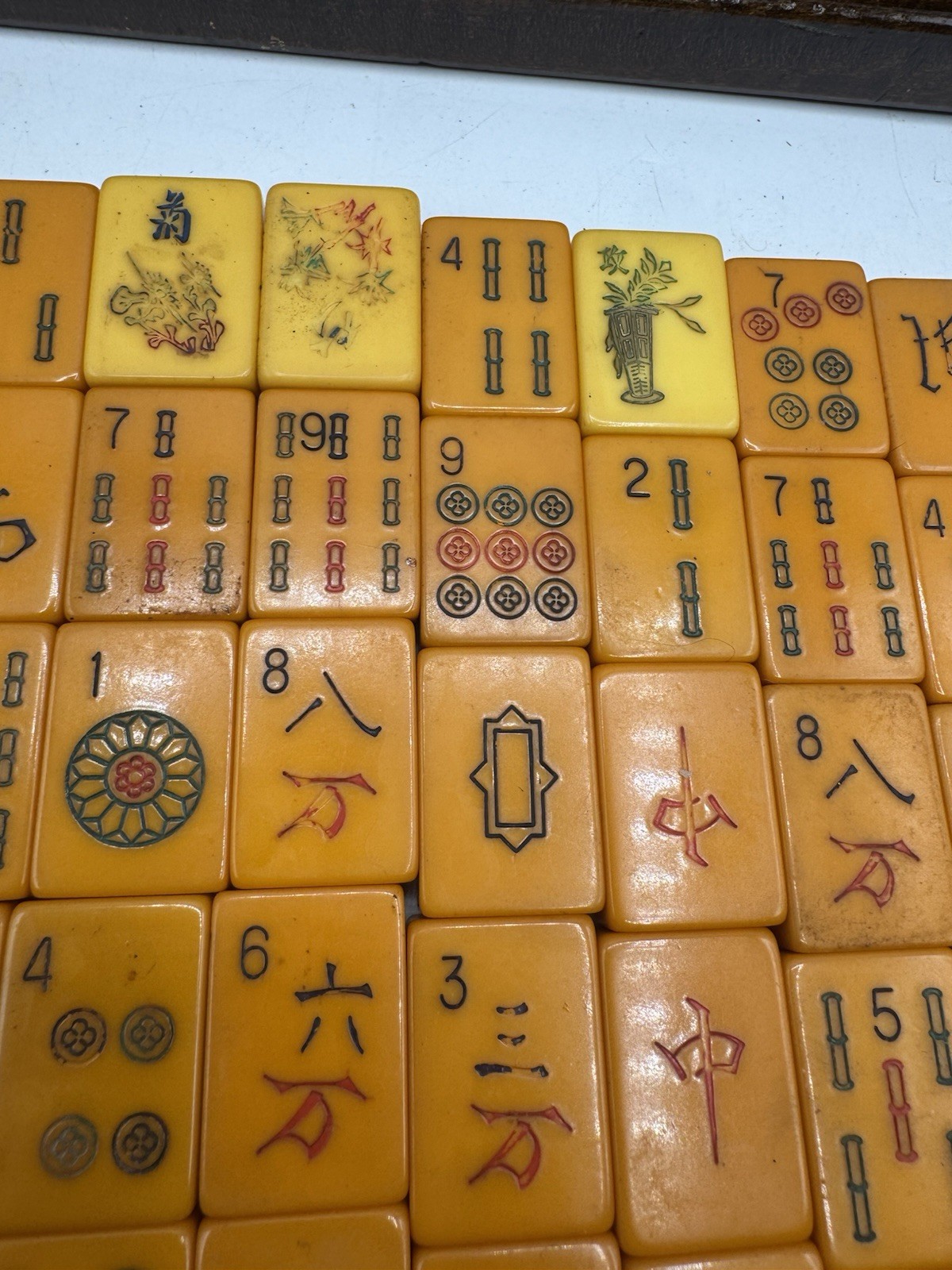 Art Deco Butterscotch Mahjong 143 Pcs
