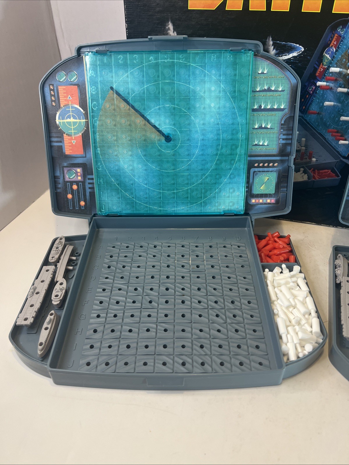 Battleship-The Classic Naval Combat Board Game 1996 Milton Bradley-Complete EUC!