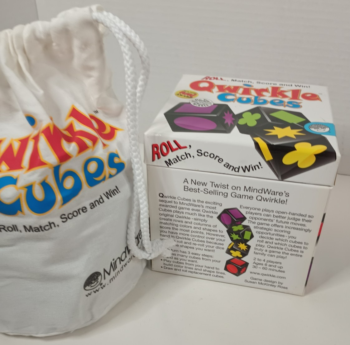 Qwirkle Cubes Game Mix Match Roll Win Mindware 2009 Dice Family Night Complete