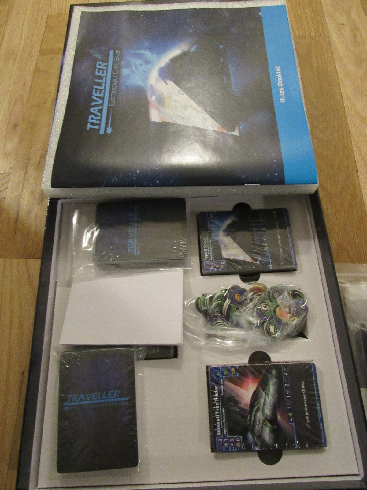 TRAVELLER Customizable Card Game Starter Set | Horizon |
