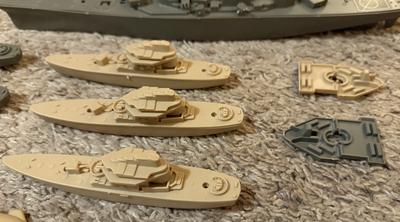 1987 Vintage Torpedo Run Floor Wars Game Parts Lot Milton Bradley MB Ships Subs