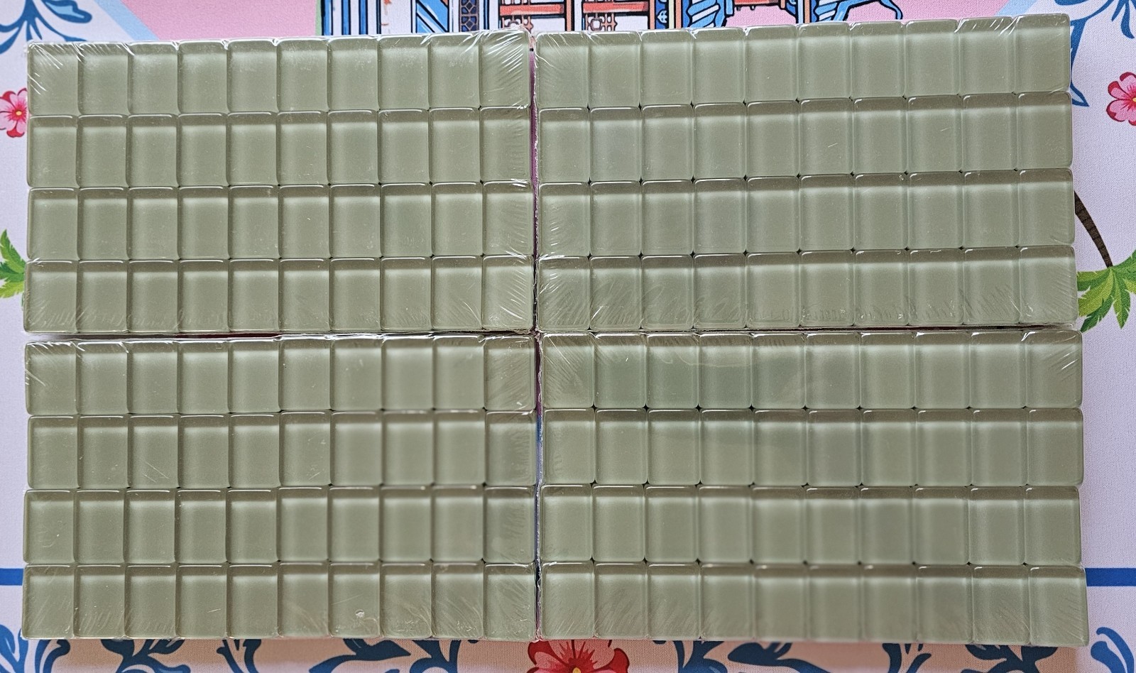 NEW! Unbranded House Plant Green Glass Backed Engraved Mahjong Tiles Set 160