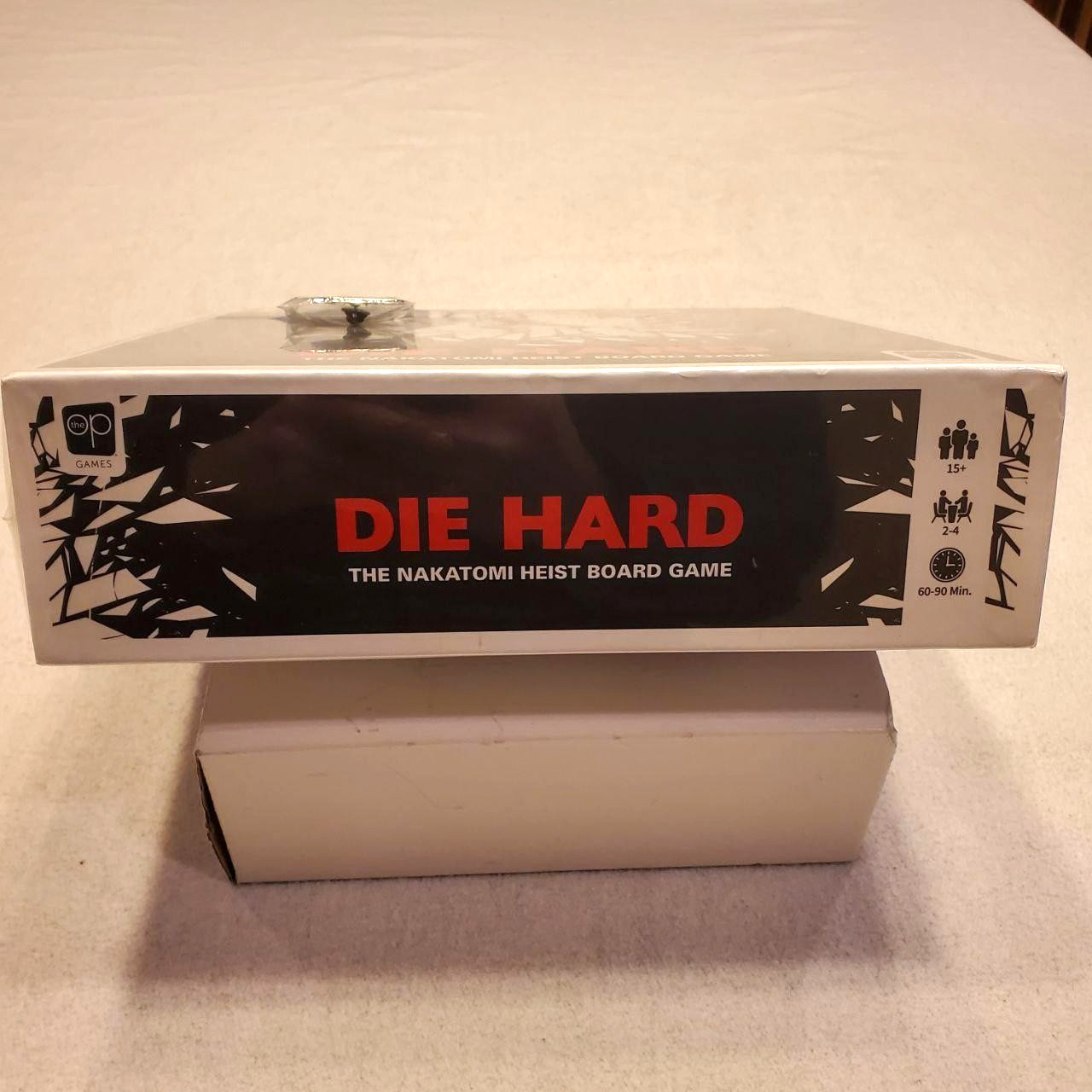 Die Hard Nakatomi Heist Board Game YKYMF Bonus Pin New Sealed Christmas Classic