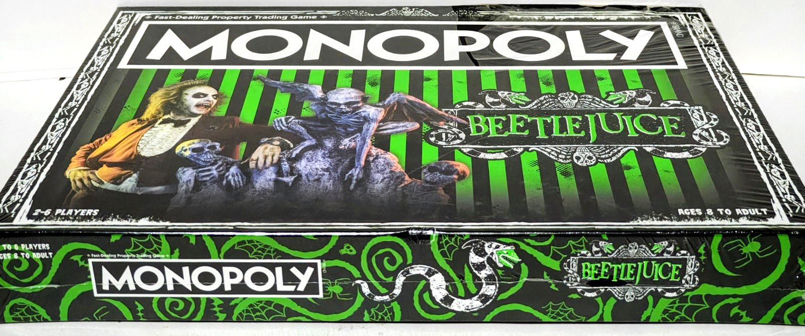 Monopoly – Beetlejuice Edition – Board Game – USAopoly – 2019 – New/Box Damage