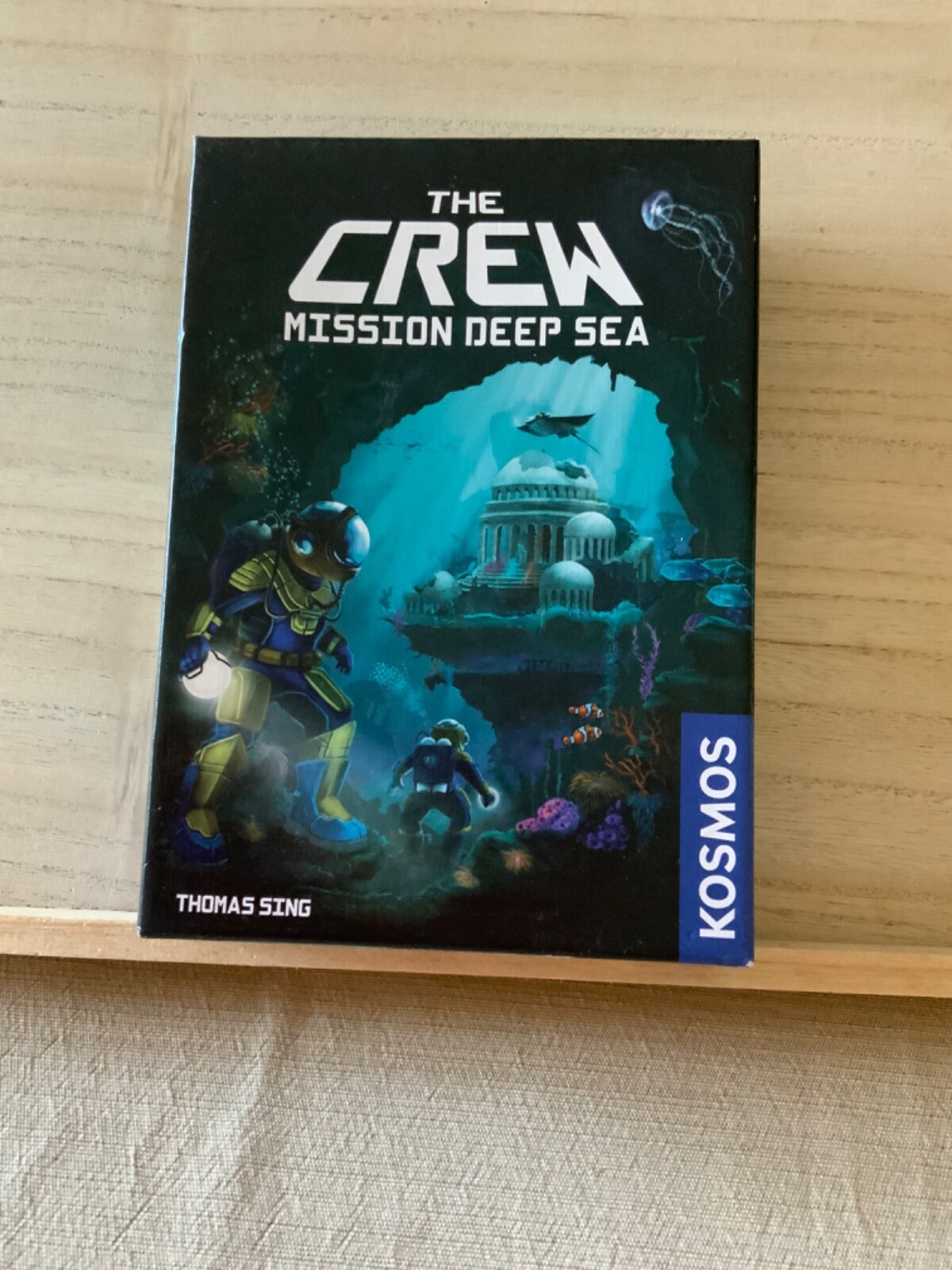 Thames & Kosmos The Crew: Mission Deep Blue Sea Co-Op Card Game