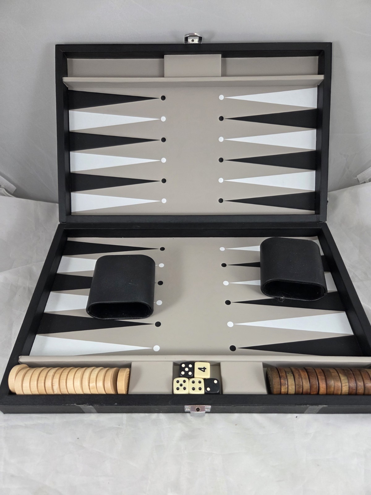 2013 CRATE AND BARREL black hard case Backgammon Travel Set, Wooden Playing Chip