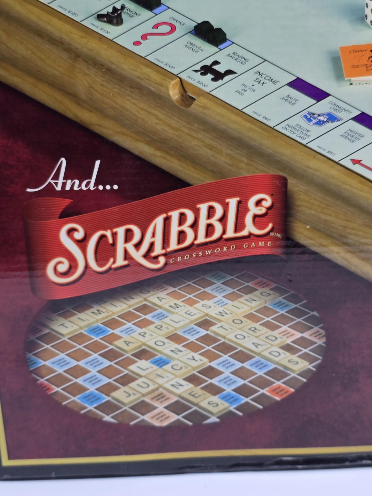 2007 Monopoly, Scrabble & 4 Classic Games Solid Wood Cabinet NEW IN BOX