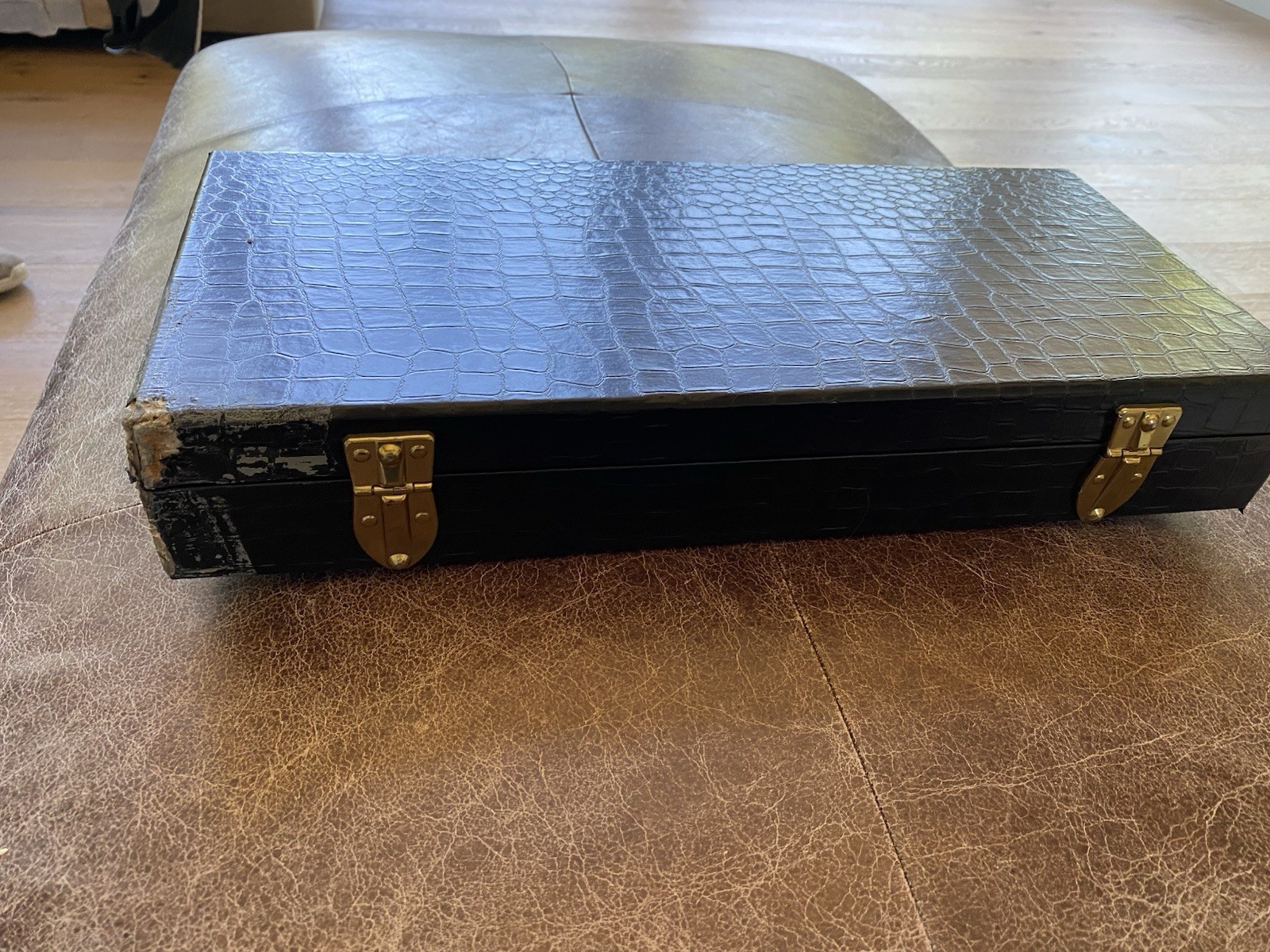 Vintage American MahJongg Set Embossed Wood Tiles And Faux Alligator Case