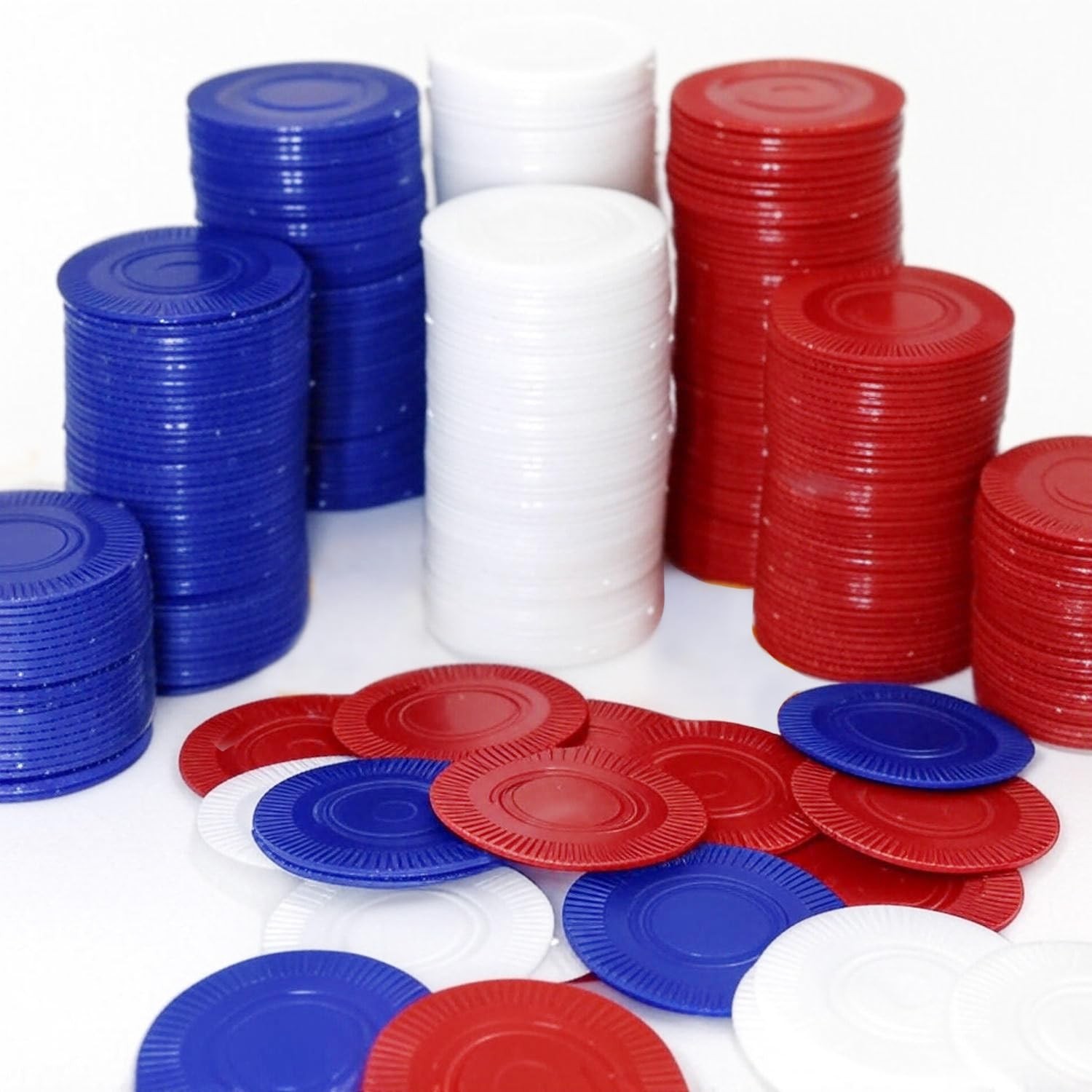 GiftExpress Lot of 300, Plastic Poker Chips 1 1/2 inches Diam, Blue/Red/White