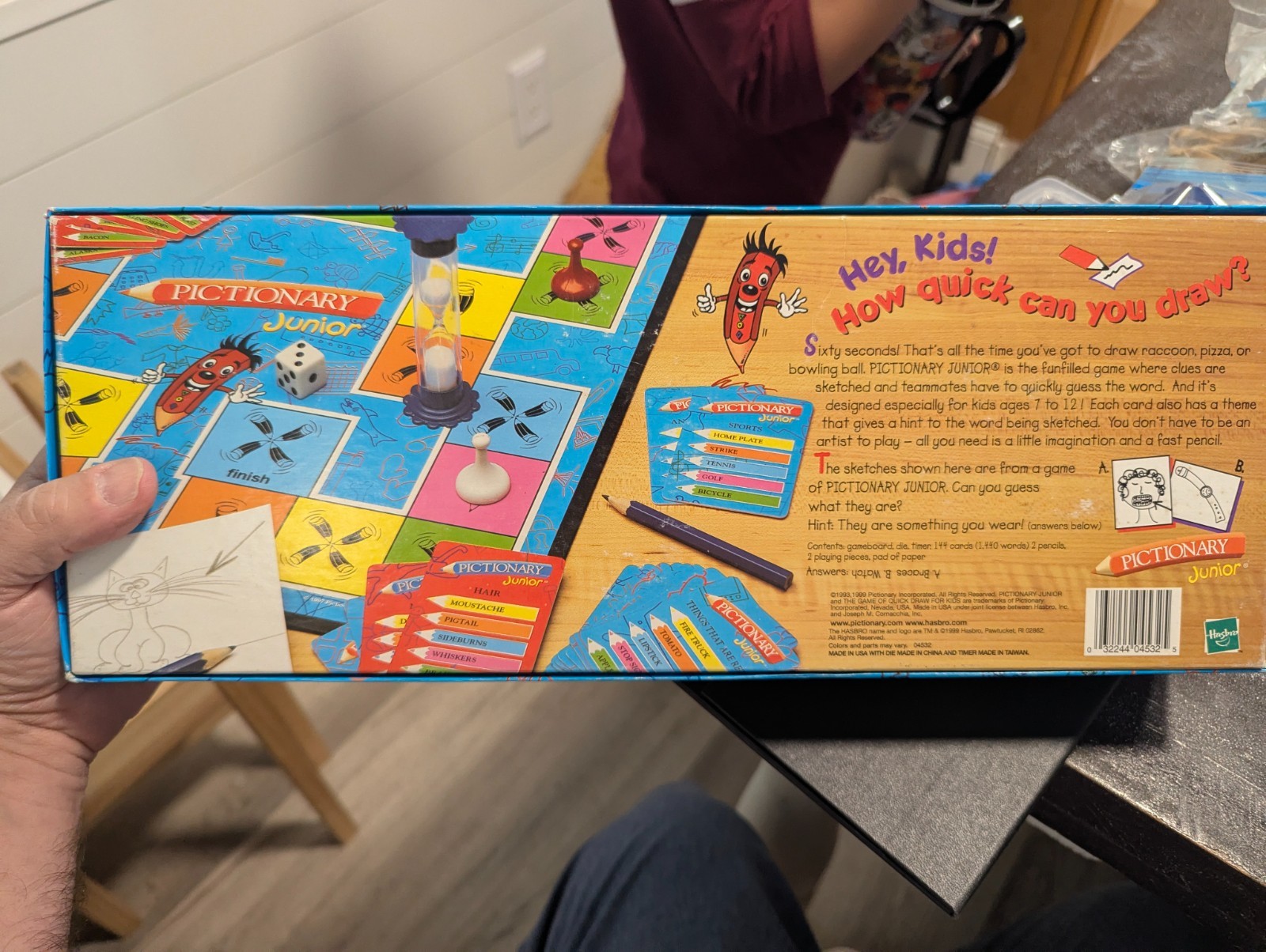 PICTIONARY JUNIOR Board Game 100% READY to PLAY 1993 VINTAGE AWARD WINNER