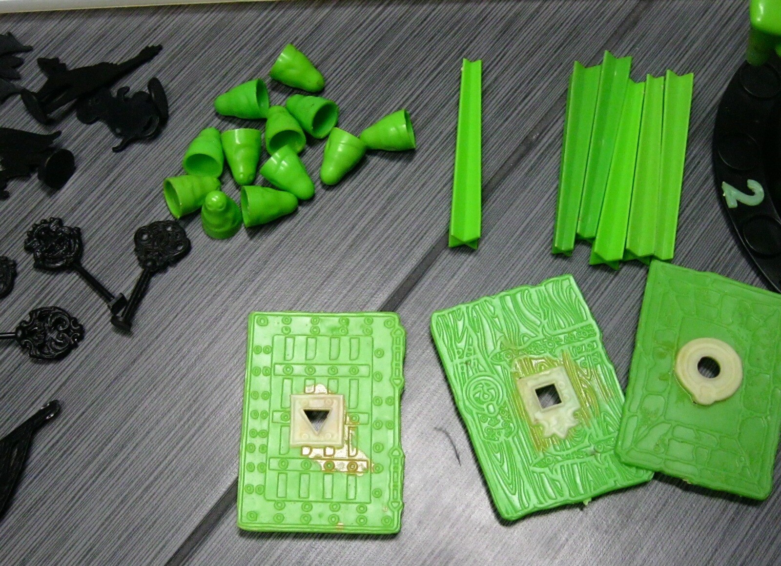 Sears TRANSOGRAM GREEN GHOST Spooky MYSTERY Glow-in-the-Dark Game VINTAGE