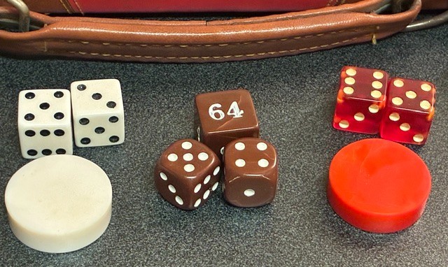 Vintage Backgammon Set Inlaid Veneer 1.25″ Men Hour Glass Leatherette Case