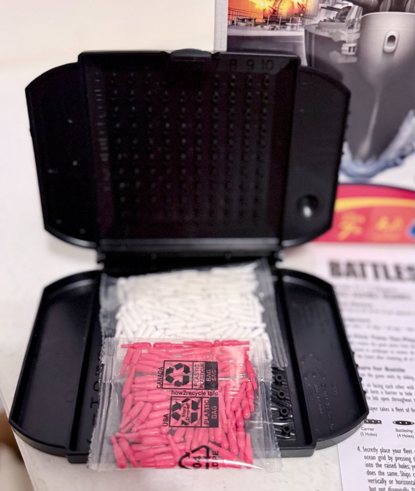 GRAB & GO BATTLESHIP (Travel Size) New open box
