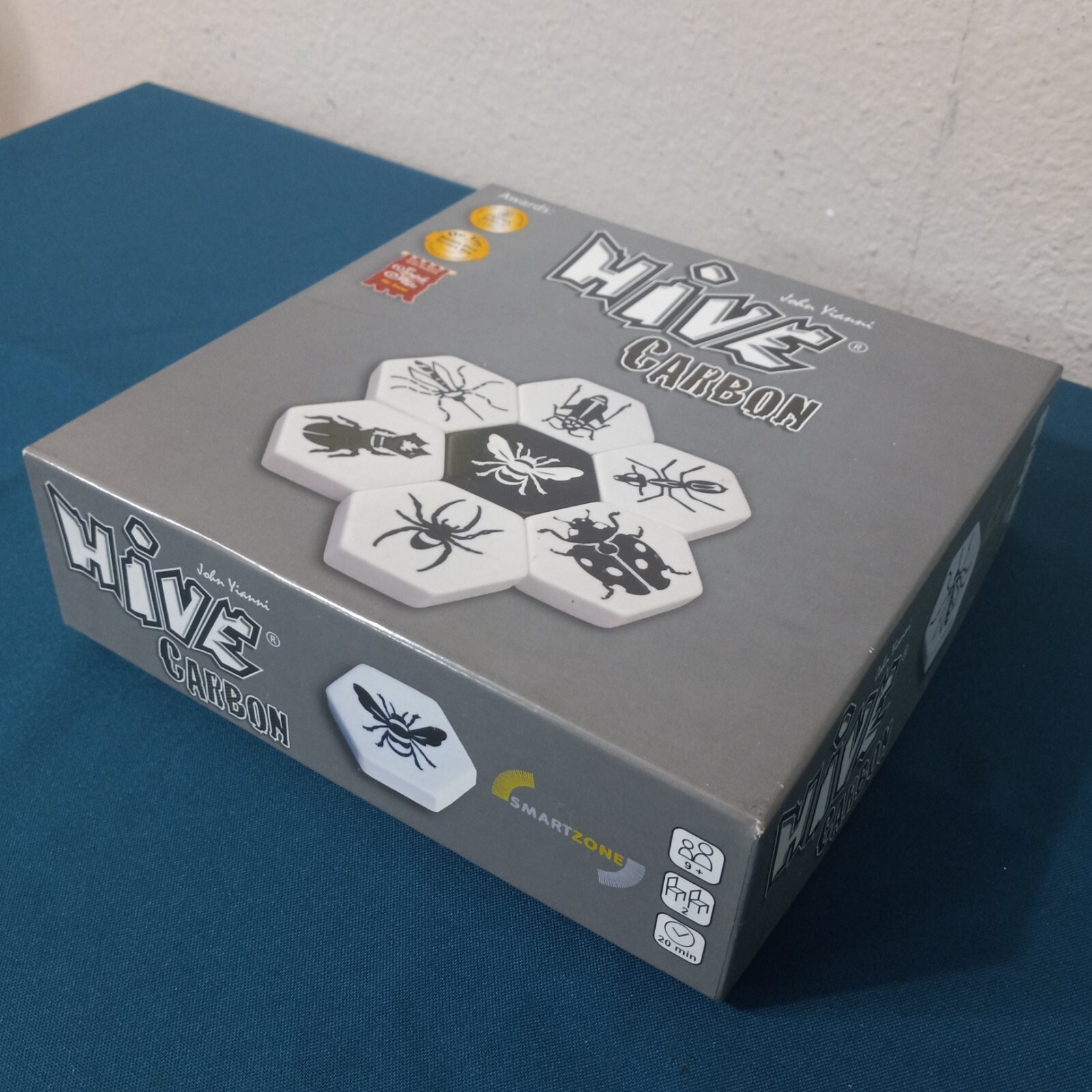 Hive Carbon Smart Zone Black & White 26 Tactile Pieces & Travel Bag & Rules 3722