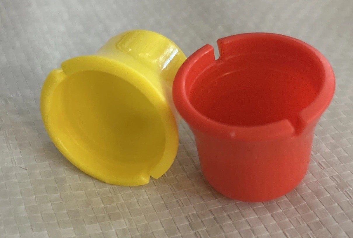 Two (2) Fibber Board Game Nose Pieces – (Spin Master 2013) Colors Vary
