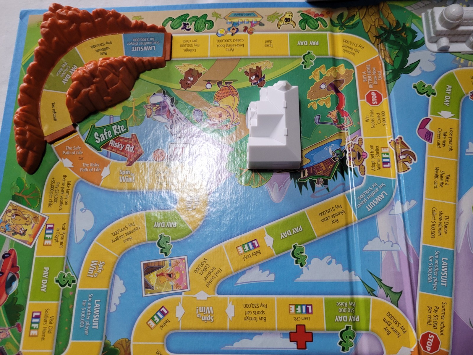 The Game Of Life board game 2 to 6 players 9+ assembled fantastic condition